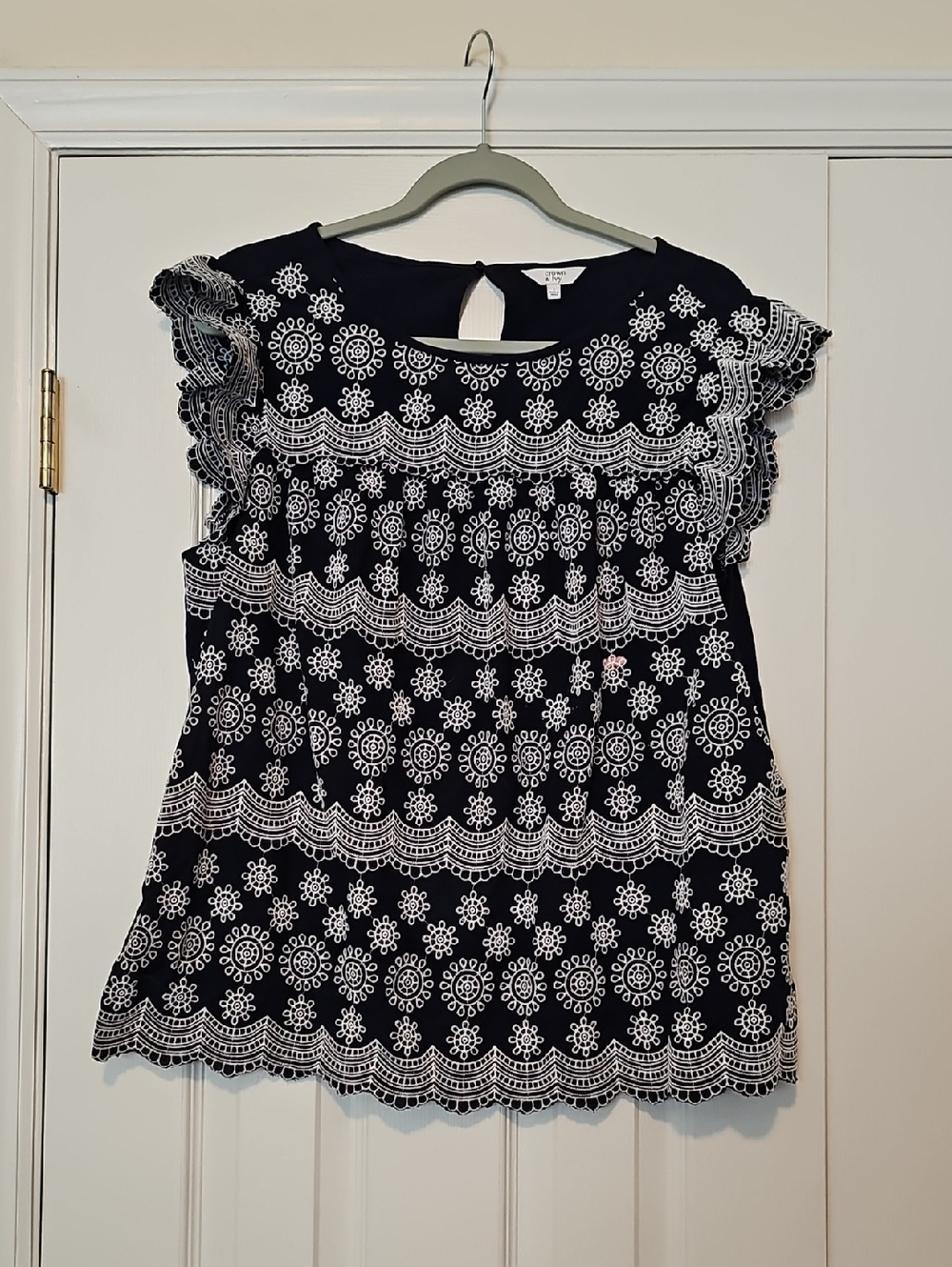 Crown & Ivy navy and white embroidered flutter sleeve blouse